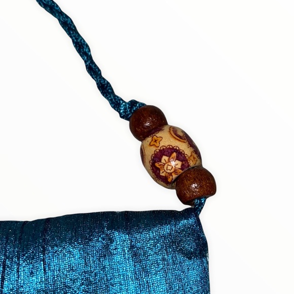 πΊπΈ Silk Embroidered Color-block Crossbody Bag - Picture 4 of 6